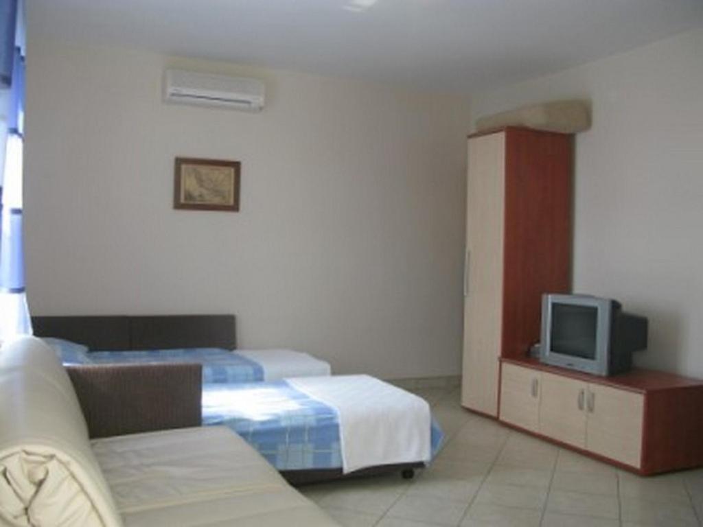 Apartments With A Parking Space Barbat, Rab - 16816 Barbat na Rabu Экстерьер фото